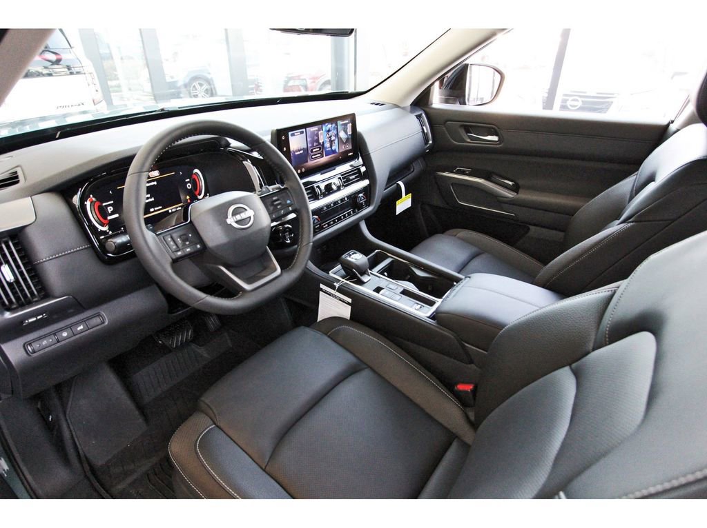 New 2026 Nissan Pathfinder SL image 12