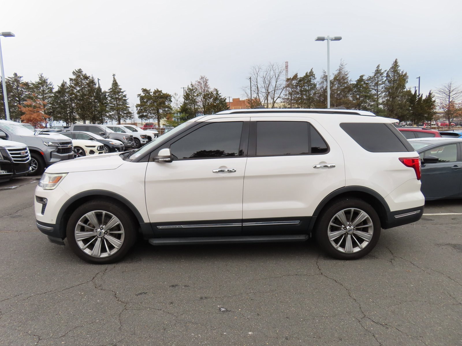 Used 2018 Ford Explorer Limited w/ Equipment Group 301A image 8