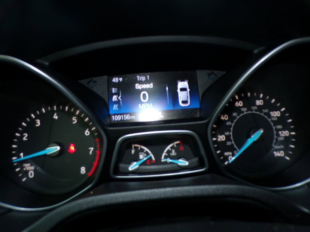 Used 2016 Ford Focus SE w/ SE Cold Weather Package FWD image 25