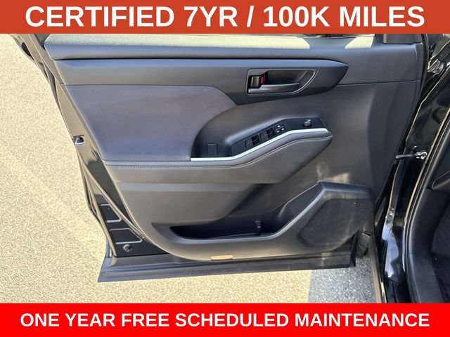 Used 2023 Toyota Highlander L AWD/4WD image 13