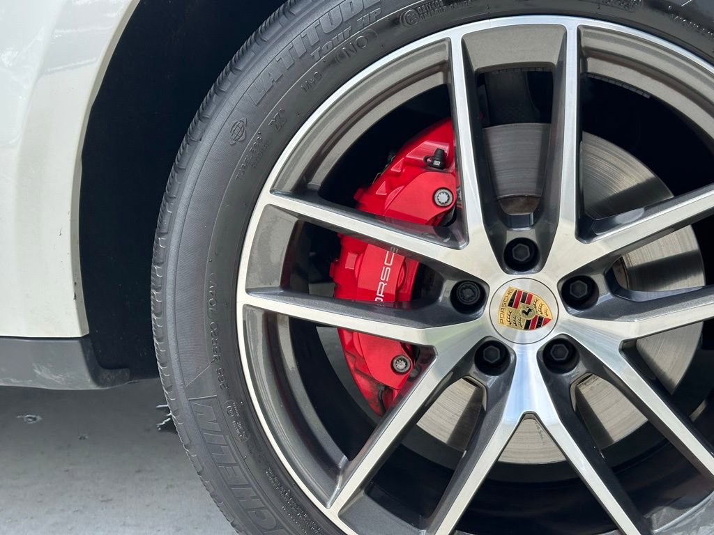 Certified 2023 Porsche Macan S image 16