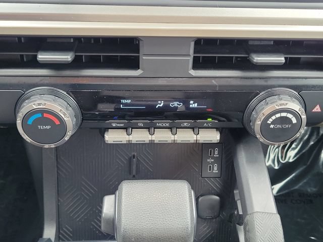 Used 2025 Toyota Tacoma SR5 AWD/4WD image 27