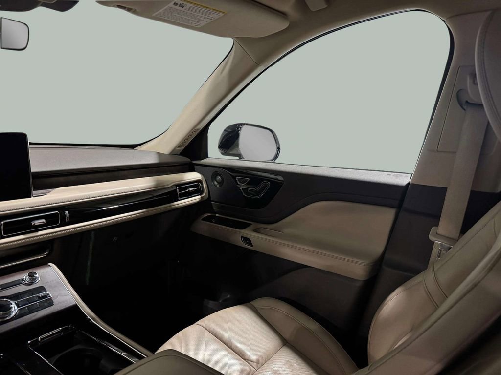 Used 2023 Lincoln Aviator Reserve w/ Equipment Group 201A image 21