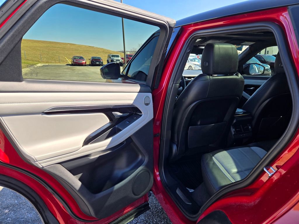 Used 2020 Land Rover Range Rover Evoque R-Dynamic SE image 29
