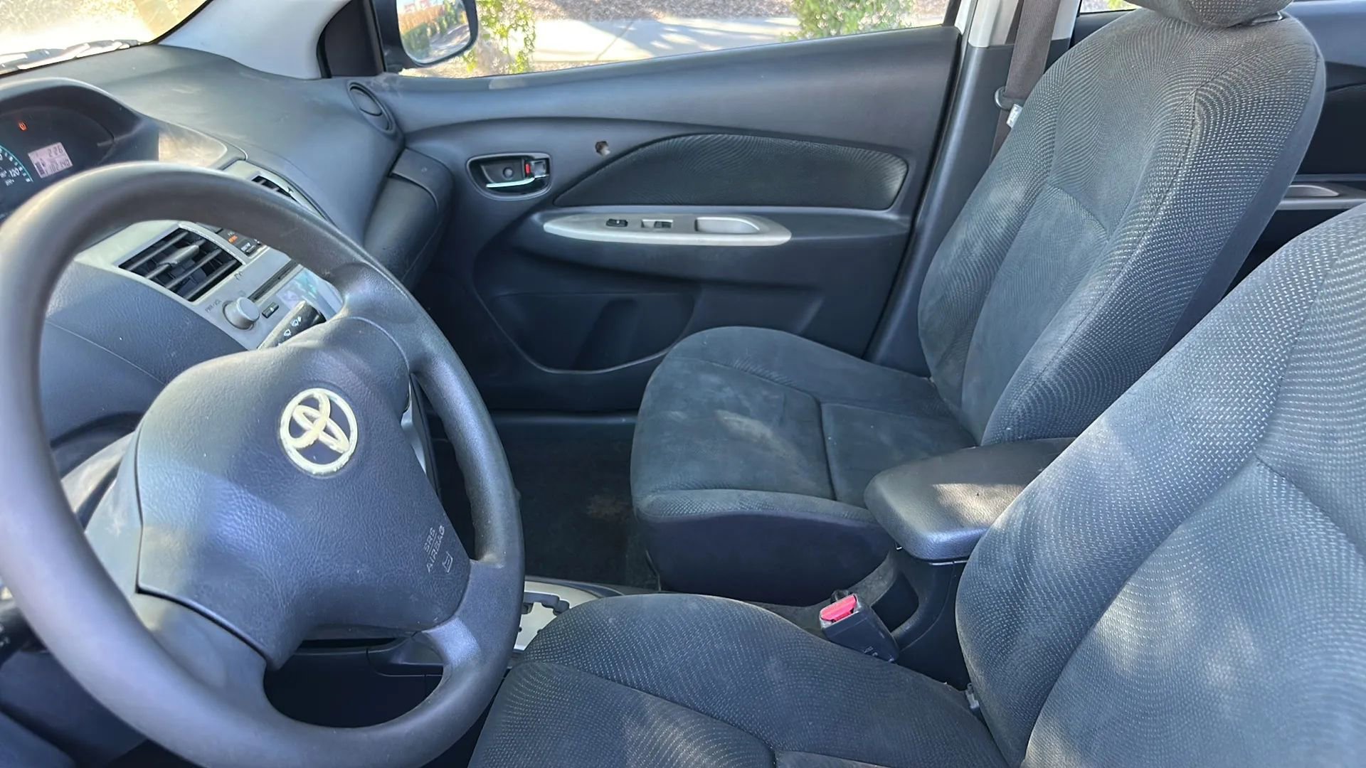 Used 2010 Toyota Yaris Sedan FWD image 10