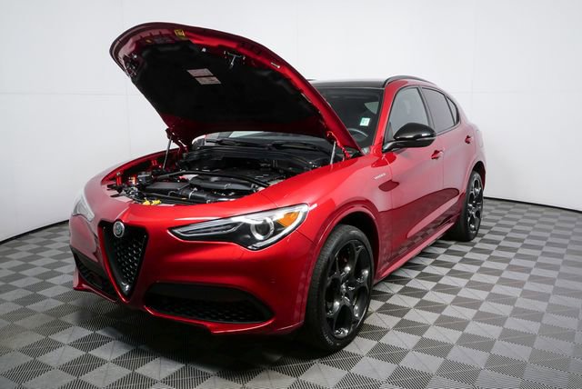 Used 2023 Alfa Romeo Stelvio Veloce image 33