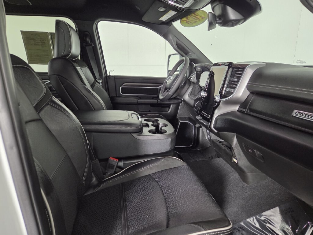 Used 2026 RAM 2500 Laramie AWD/4WD image 33