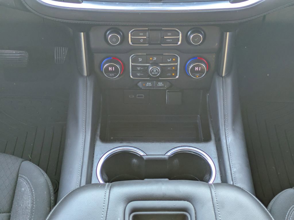 Used 2021 Chevrolet Suburban LS RWD image 18