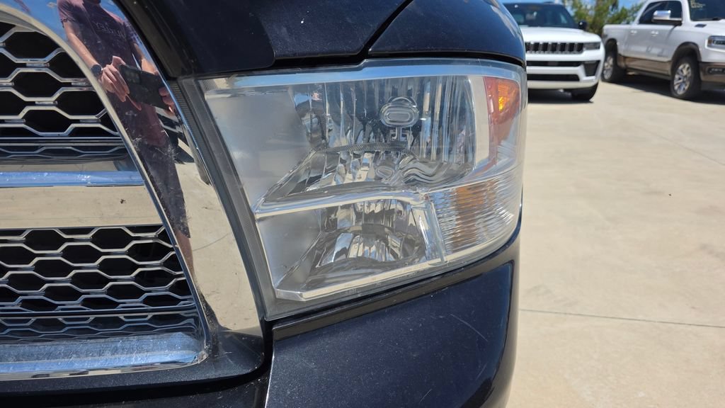 Used 2011 RAM 1500 Laramie AWD/4WD image 9