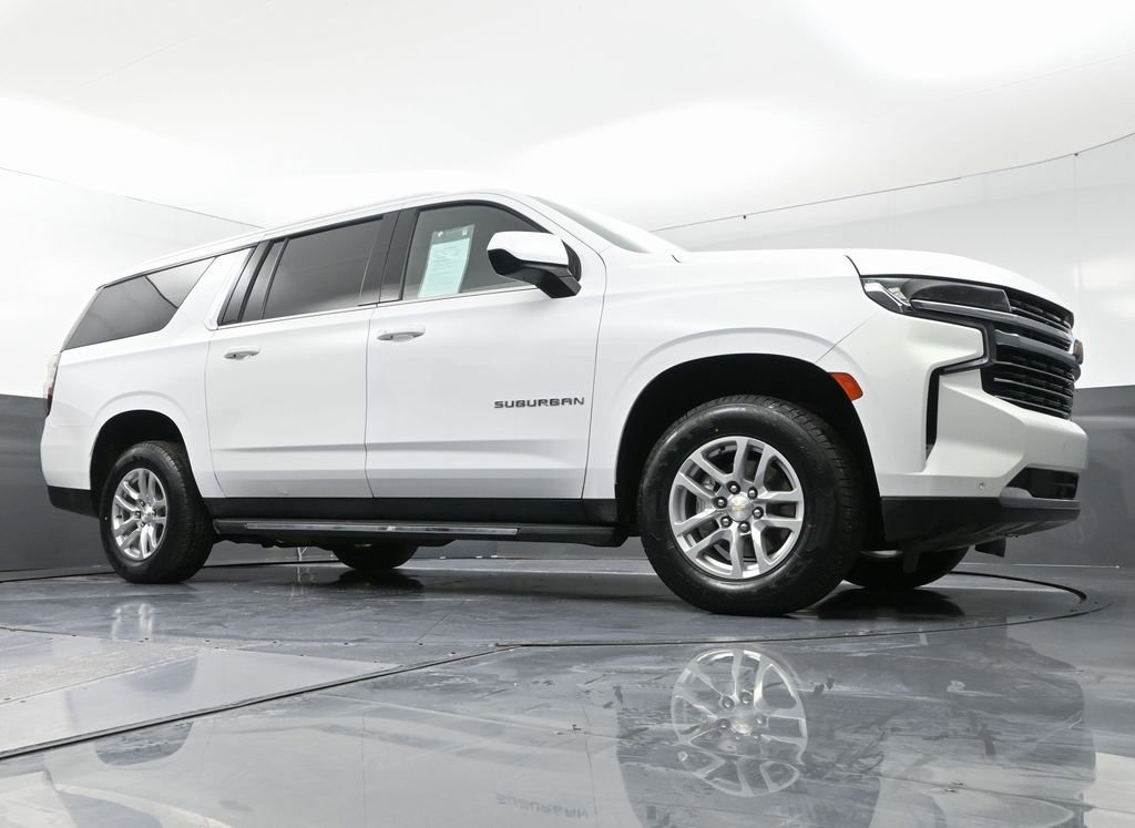 Used 2023 Chevrolet Suburban LT image 50