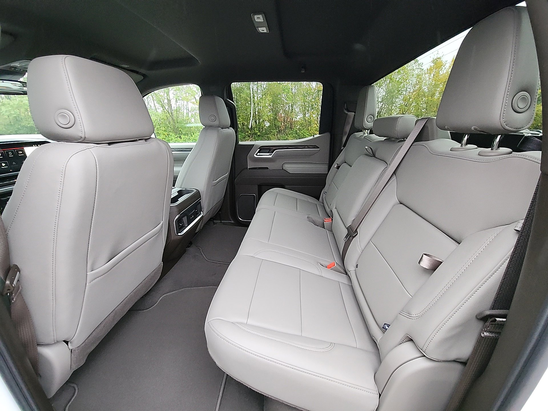 New 2026 GMC Sierra 1500 SLT w/ SLT Premium Package image 30