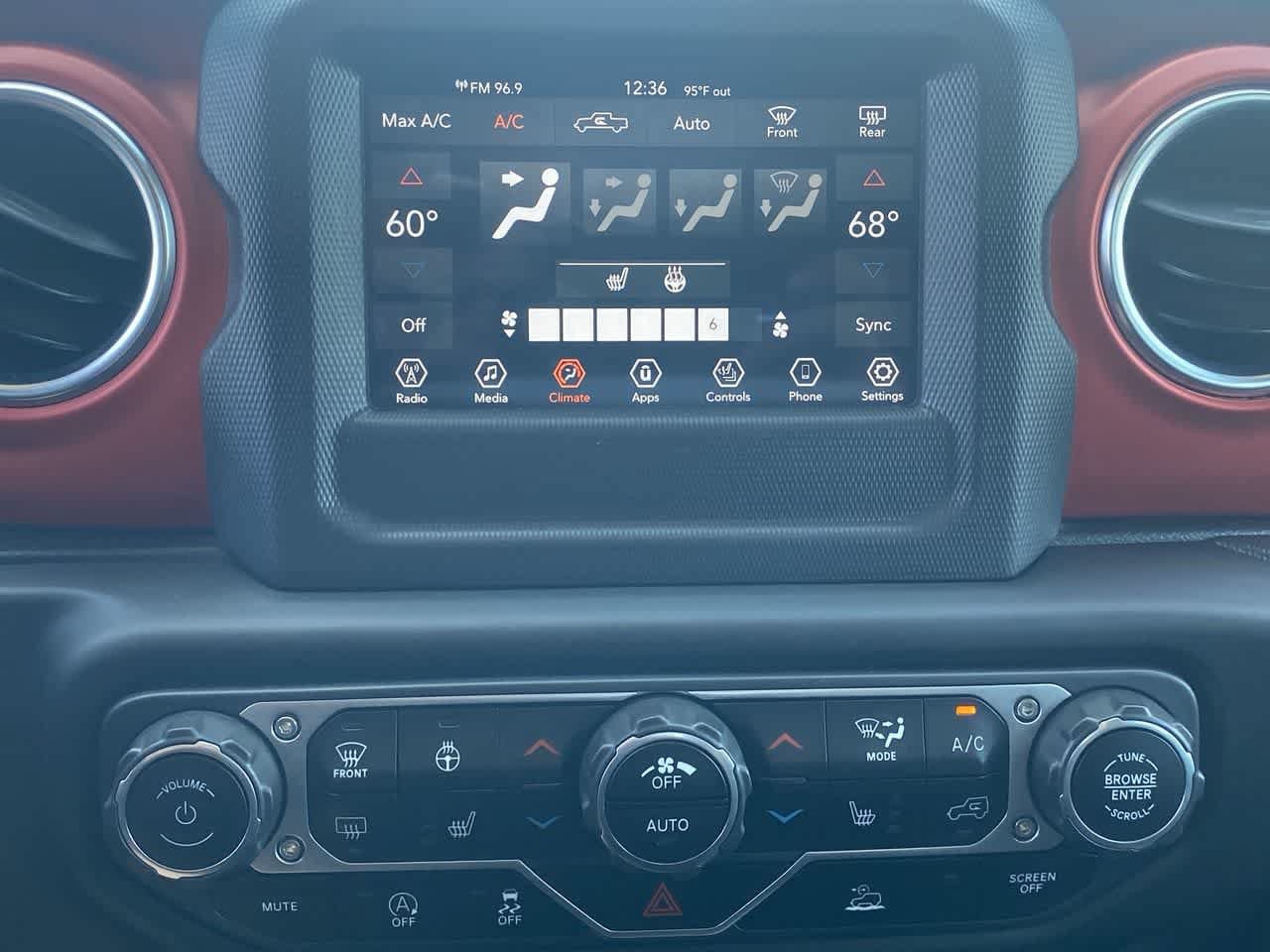 Used 2020 Jeep Gladiator Rubicon w/ LED Lighting Group AWD/4WD image 18