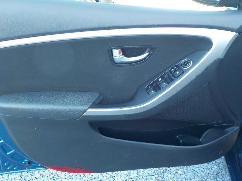 Used 2016 Hyundai Elantra GT FWD image 9