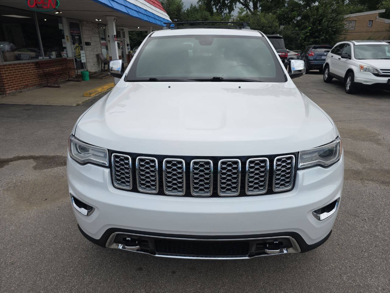 Used 2019 Jeep Grand Cherokee Overland AWD/4WD image 4