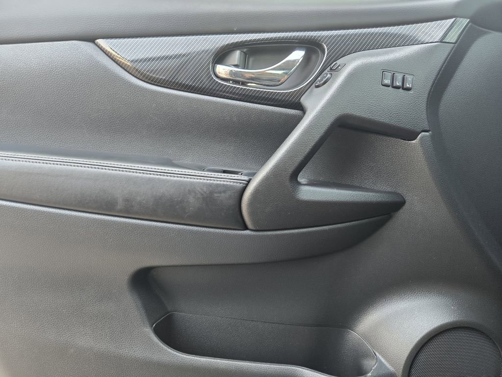 Used 2019 Nissan Rogue SL image 22