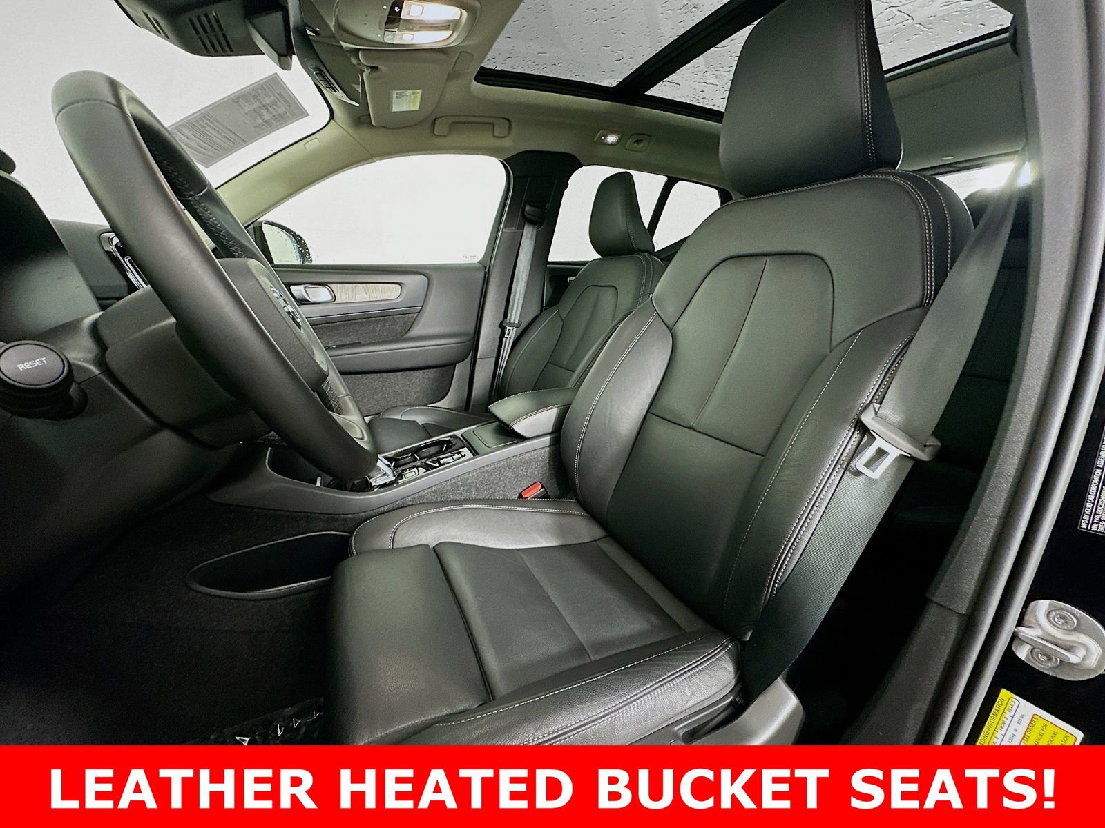 Used 2025 Volvo XC40 B5 Plus image 10