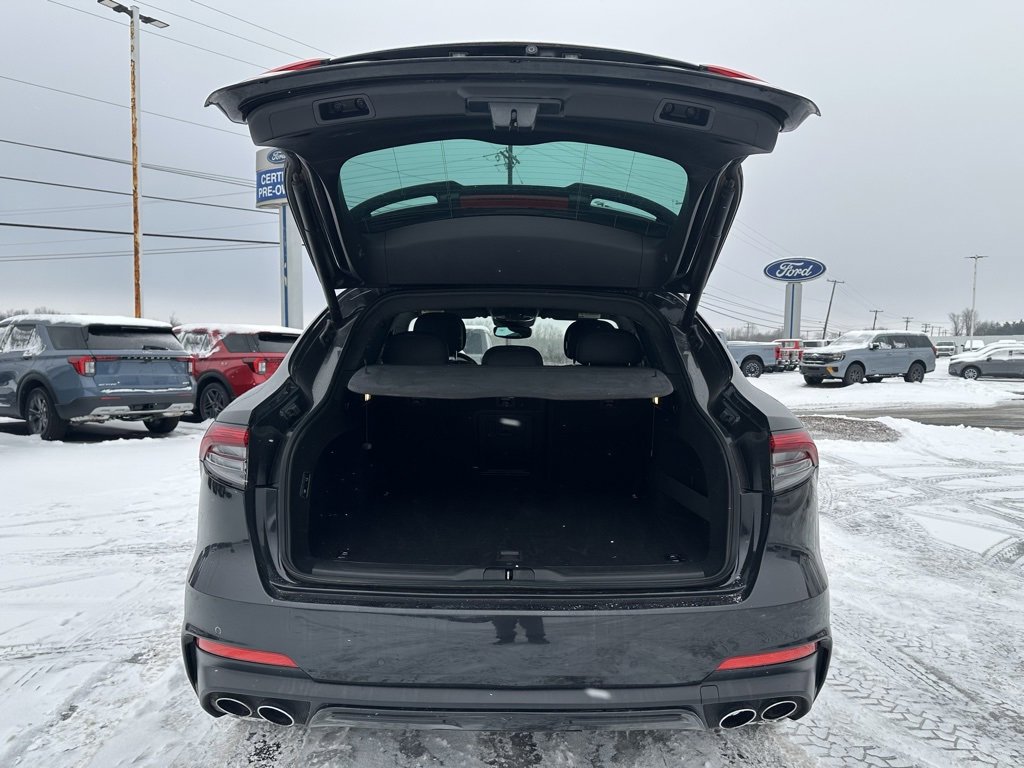 Used 2023 Maserati Levante Modena image 5