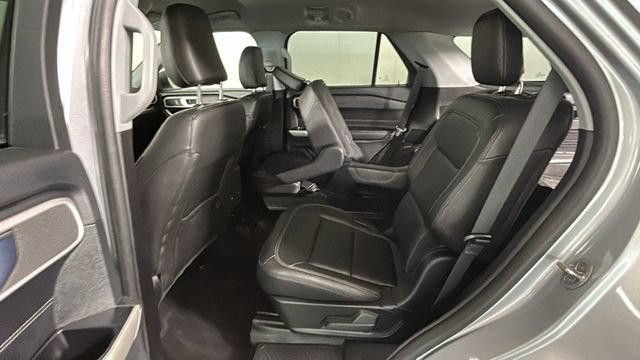 Used 2022 Ford Explorer XLT AWD/4WD image 27