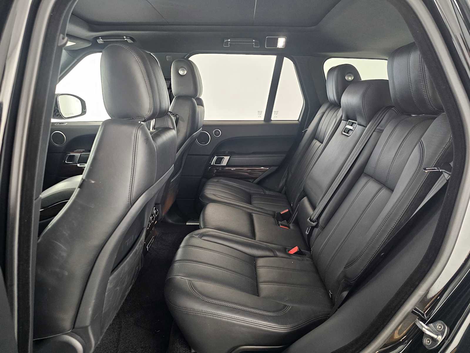 Used 2015 Land Rover Range Rover Supercharged image 16