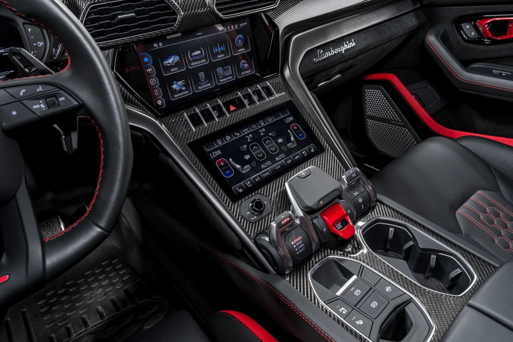 Used 2024 Lamborghini Urus Performante AWD/4WD image 24