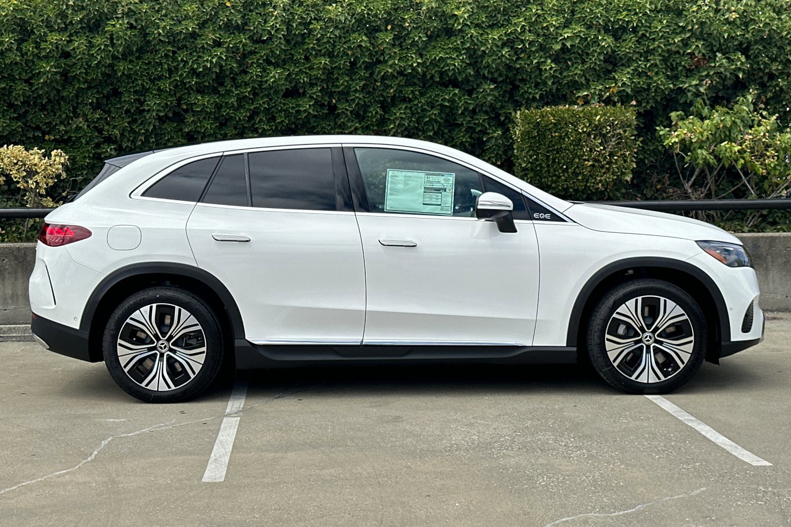 New 2025 Mercedes-Benz EQE 350+ 4MATIC SUV image 7