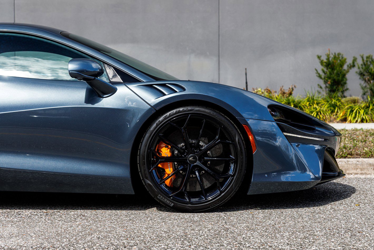 Used 2026 McLaren Artura RWD image 12