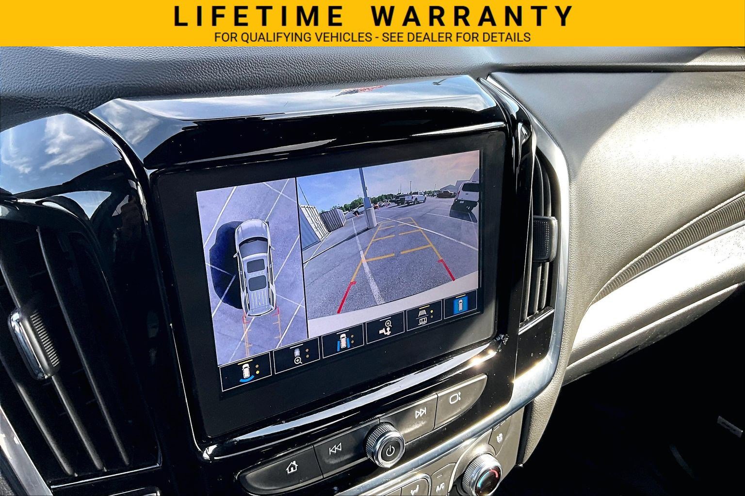 Used 2023 Chevrolet Traverse Premier w/ Redline Edition AWD/4WD image 27