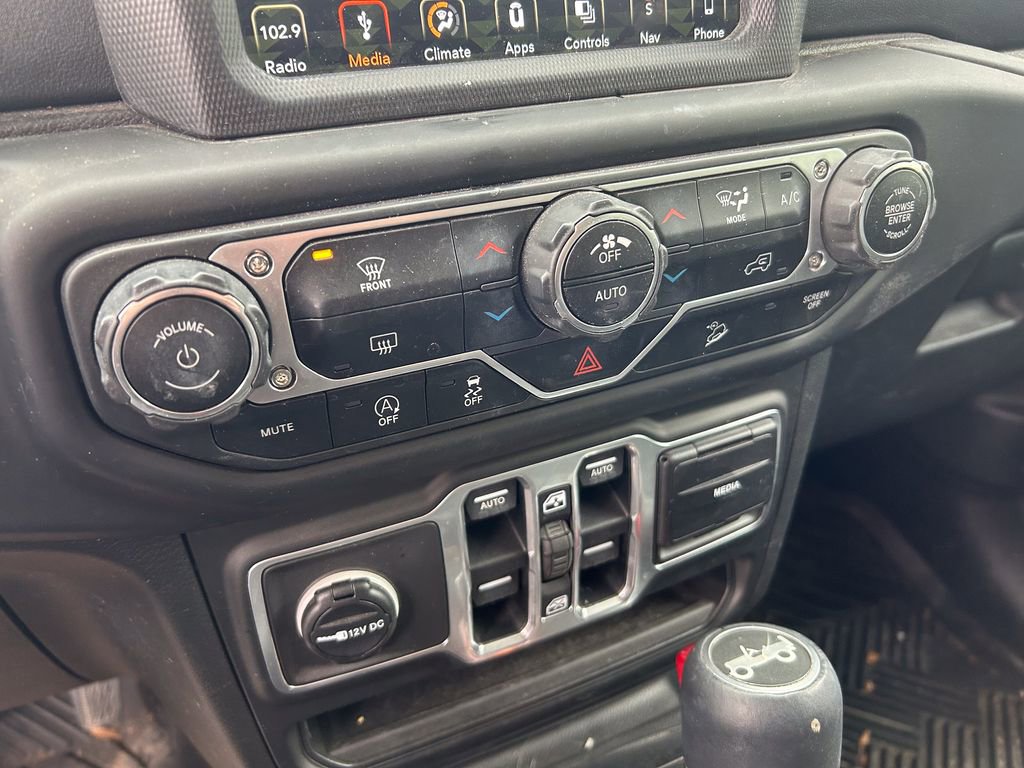 Used 2018 Jeep Wrangler Unlimited Sahara image 21