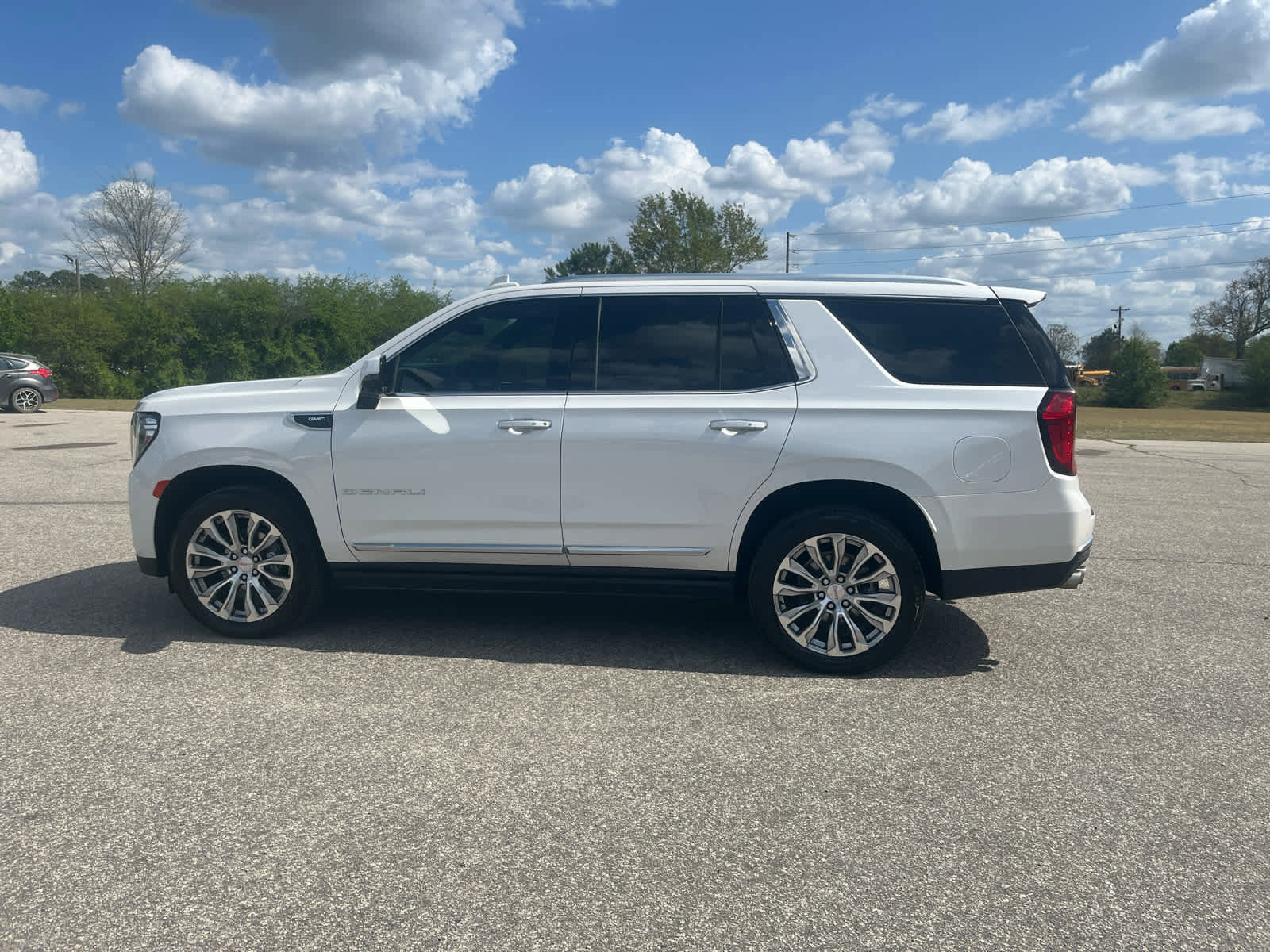 Used 2023 GMC Yukon Denali w/ Max Trailering Package image 3
