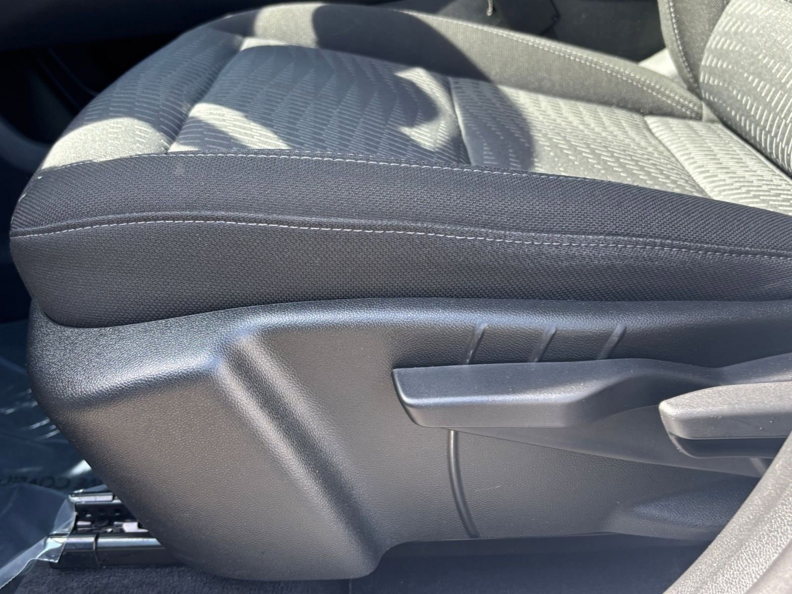 Used 2025 Chevrolet Equinox LT FWD image 22