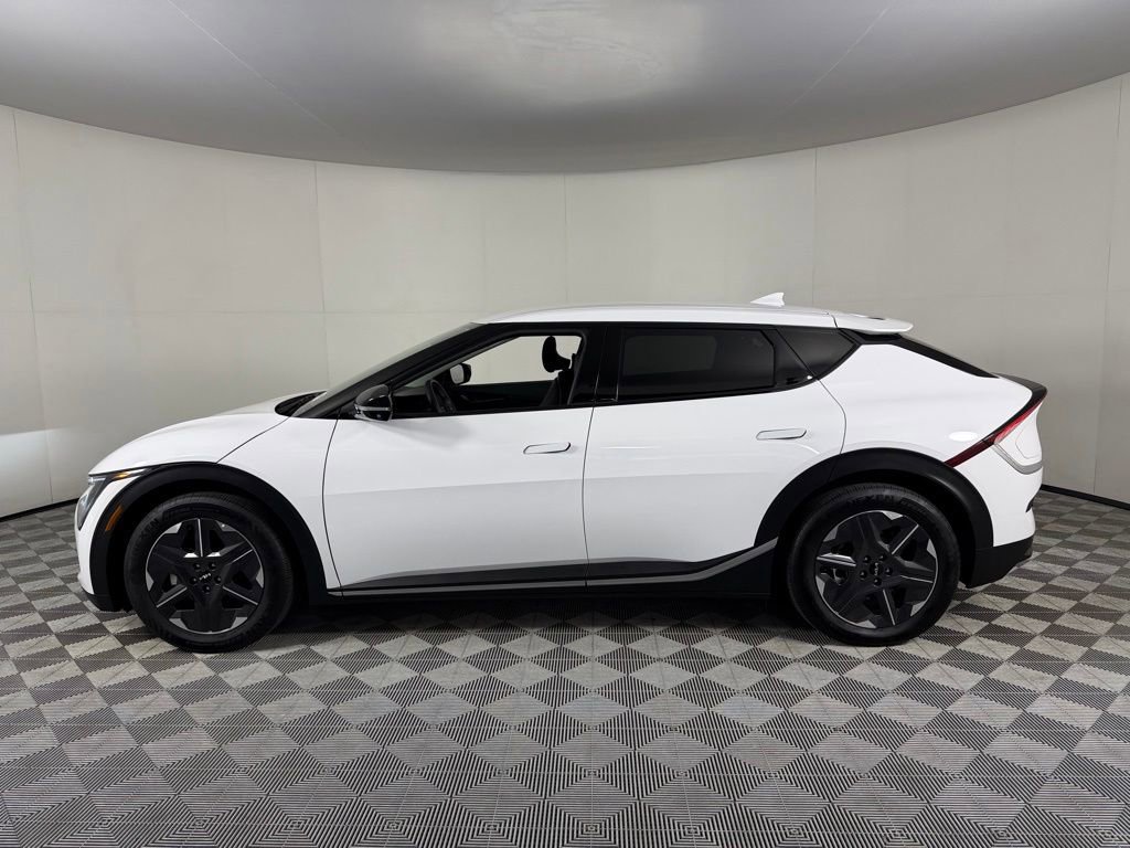 Used 2025 Kia EV6 Light RWD image 10