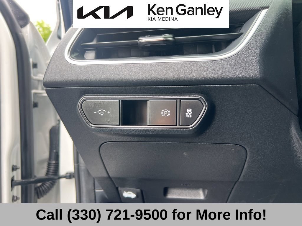 Certified 2025 Kia K4 EX FWD image 30