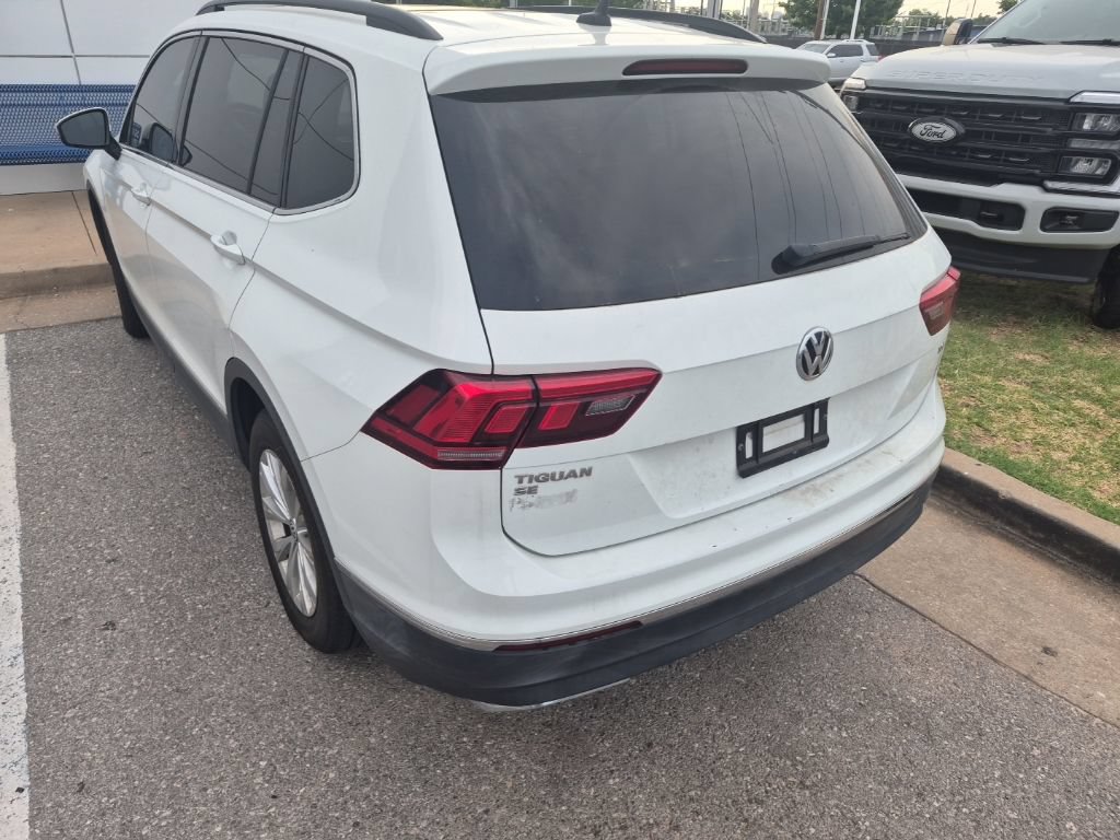 Used 2018 Volkswagen Tiguan SE w/ Panoramic Sunroof Package FWD image 8