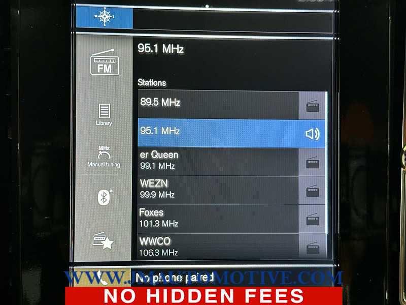 Used 2020 Volvo XC40 T5 R-Design image 23