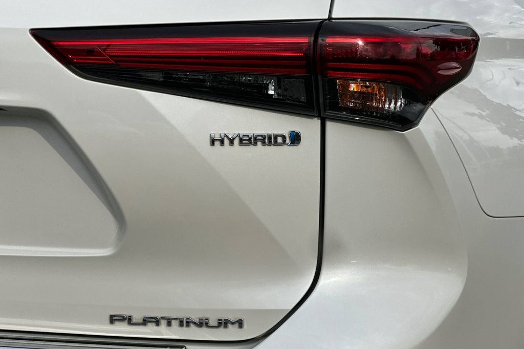 Used 2021 Toyota Highlander Platinum AWD/4WD image 31
