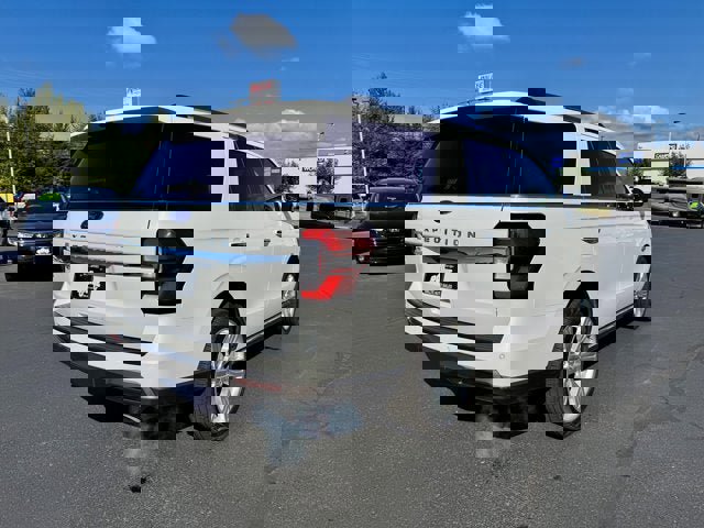 Used 2024 Ford Expedition King Ranch image 4