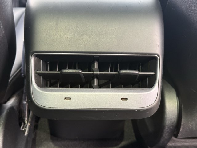 Used 2023 Tesla Model Y Long Range AWD/4WD image 26