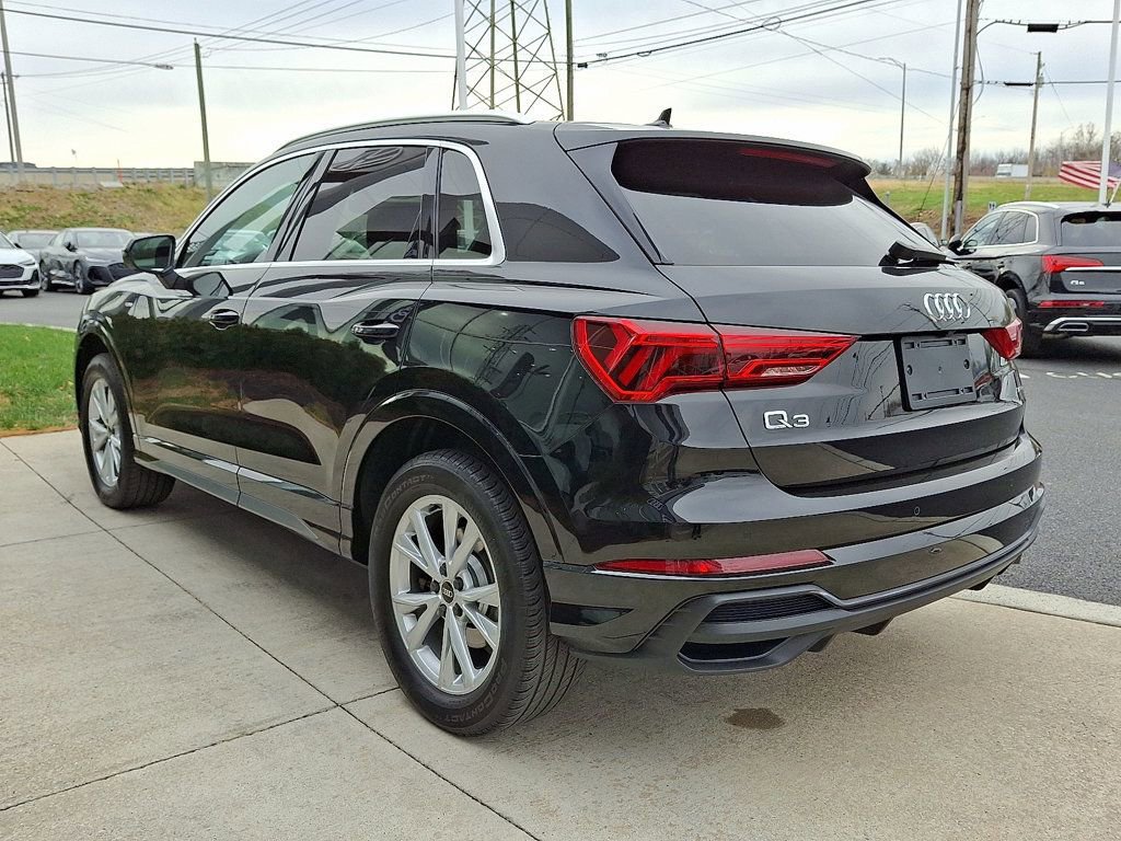 Used 2022 Audi Q3 2.0T Premium w/ Convenience Package image 4