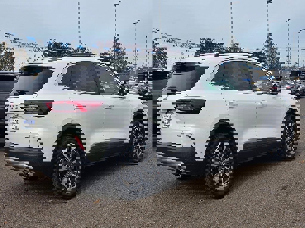 Used 2023 Ford Escape Platinum w/ Premium Technology Package image 30