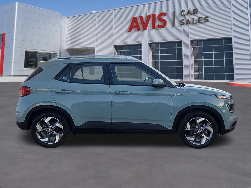 Used 2025 Hyundai Venue Limited FWD image 5