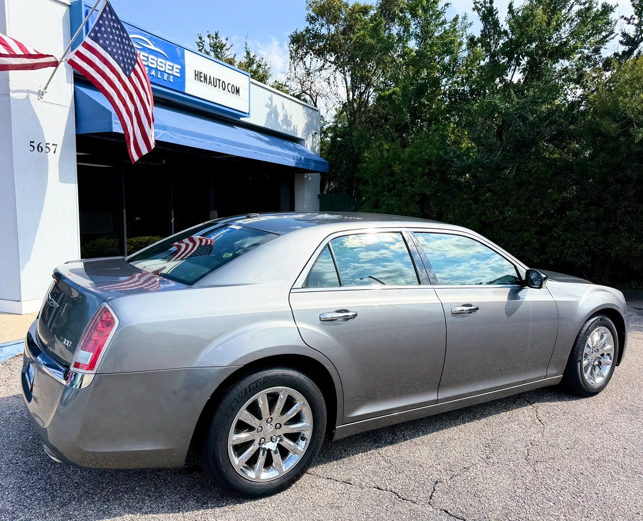 Used 2011 Chrysler 300 Limited RWD image 11