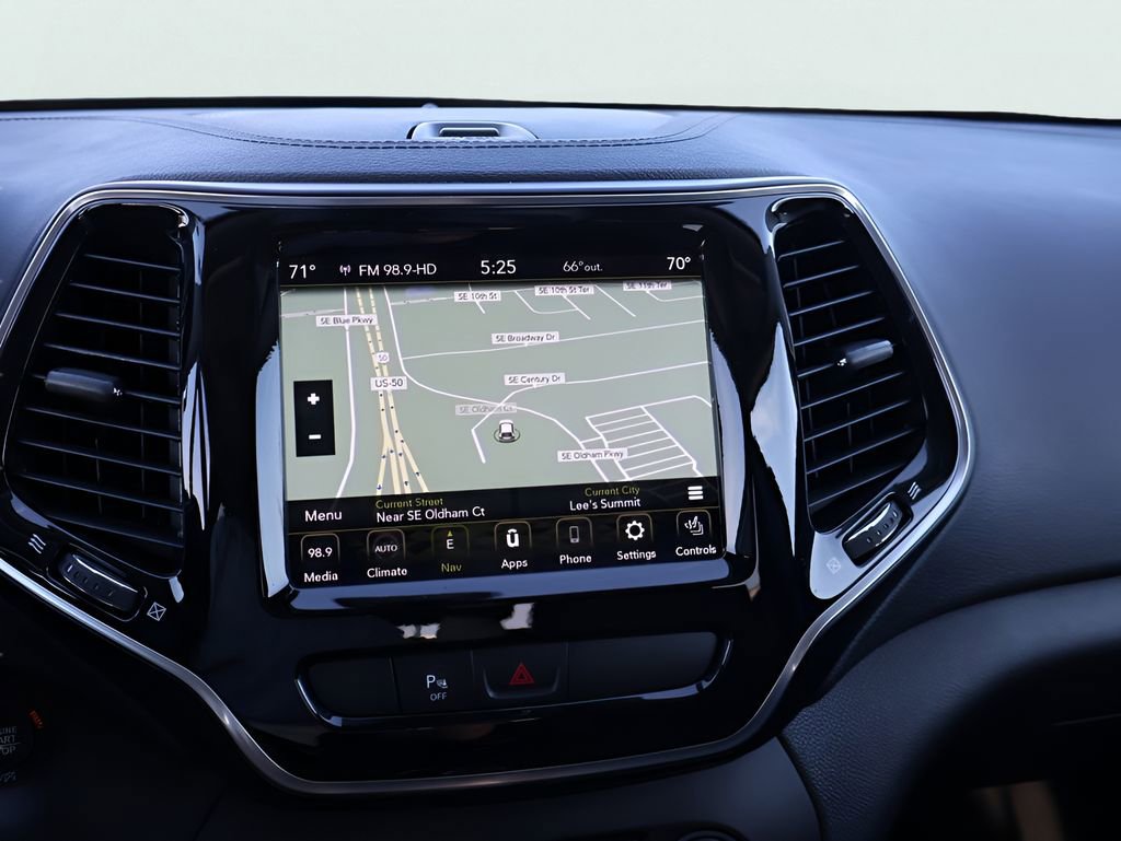 Used 2020 Jeep Cherokee Limited image 23