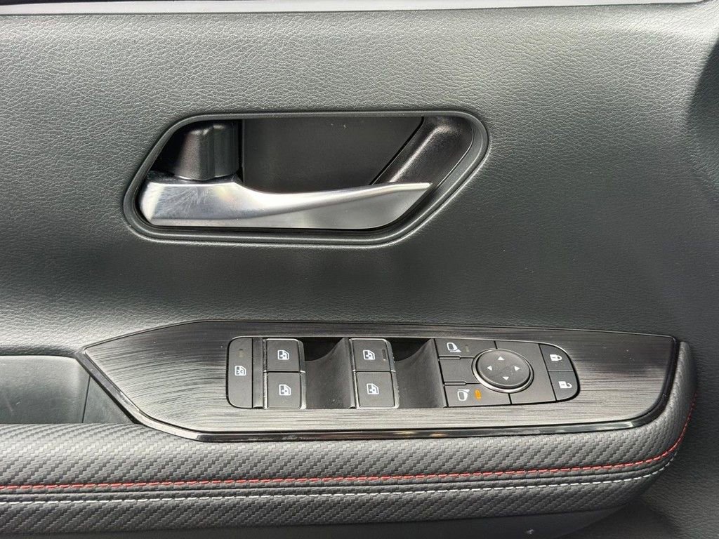 Used 2025 Nissan Kicks SR image 21