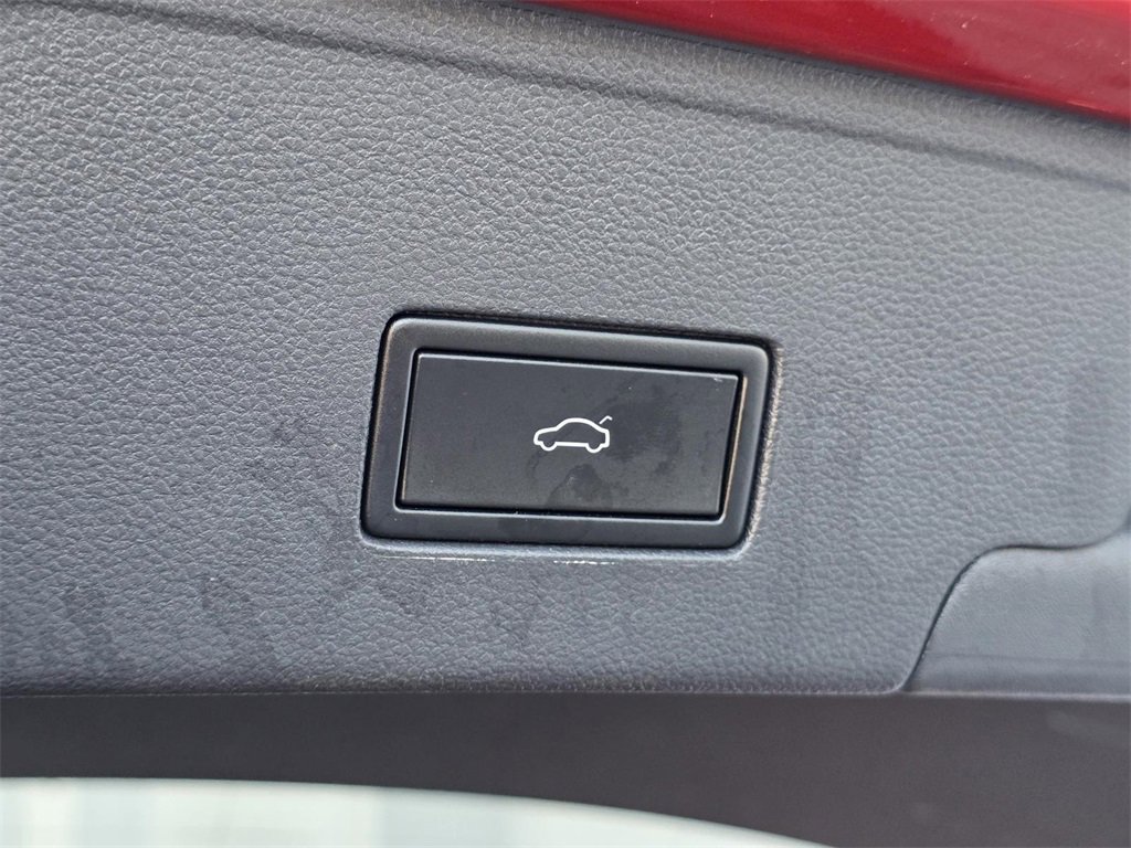 Used 2020 Volkswagen Atlas Cross Sport SE w/ Panoramic Sunroof Package image 13