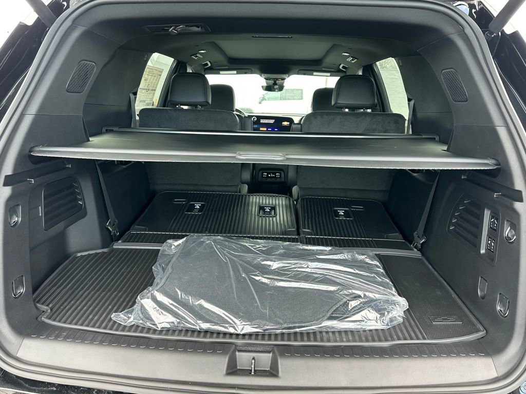 New 2026 Chevrolet Traverse RS w/ LPO, Floor Liner Package FWD image 9