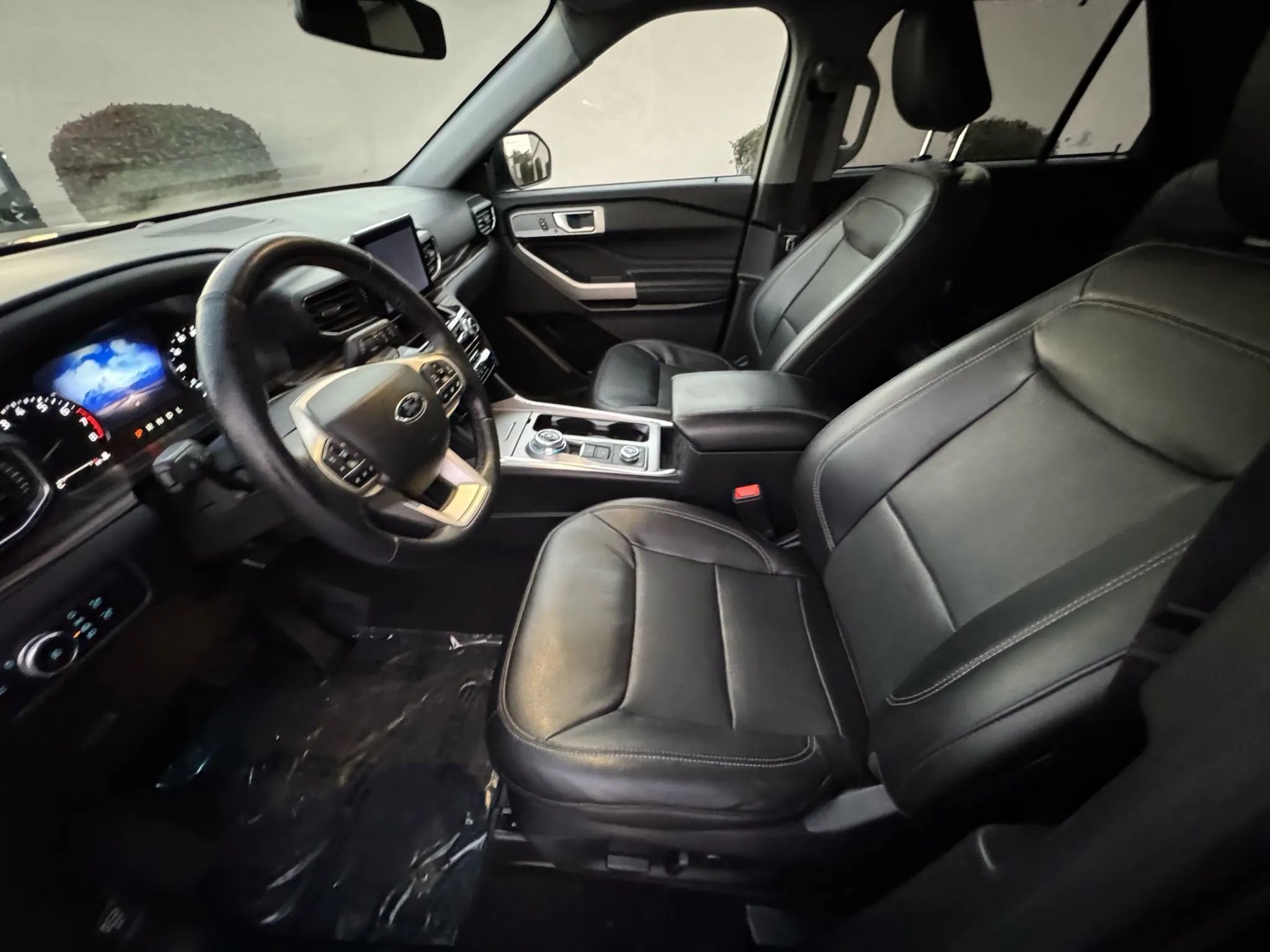 Used 2022 Ford Explorer Limited AWD/4WD image 11