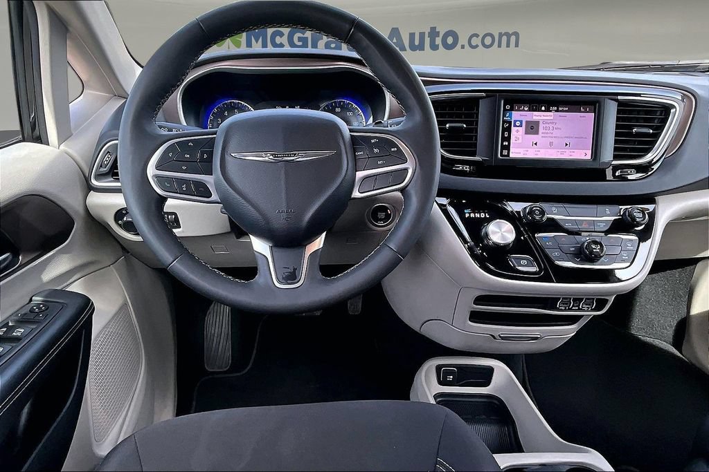 Used 2024 Chrysler Voyager LX FWD image 10