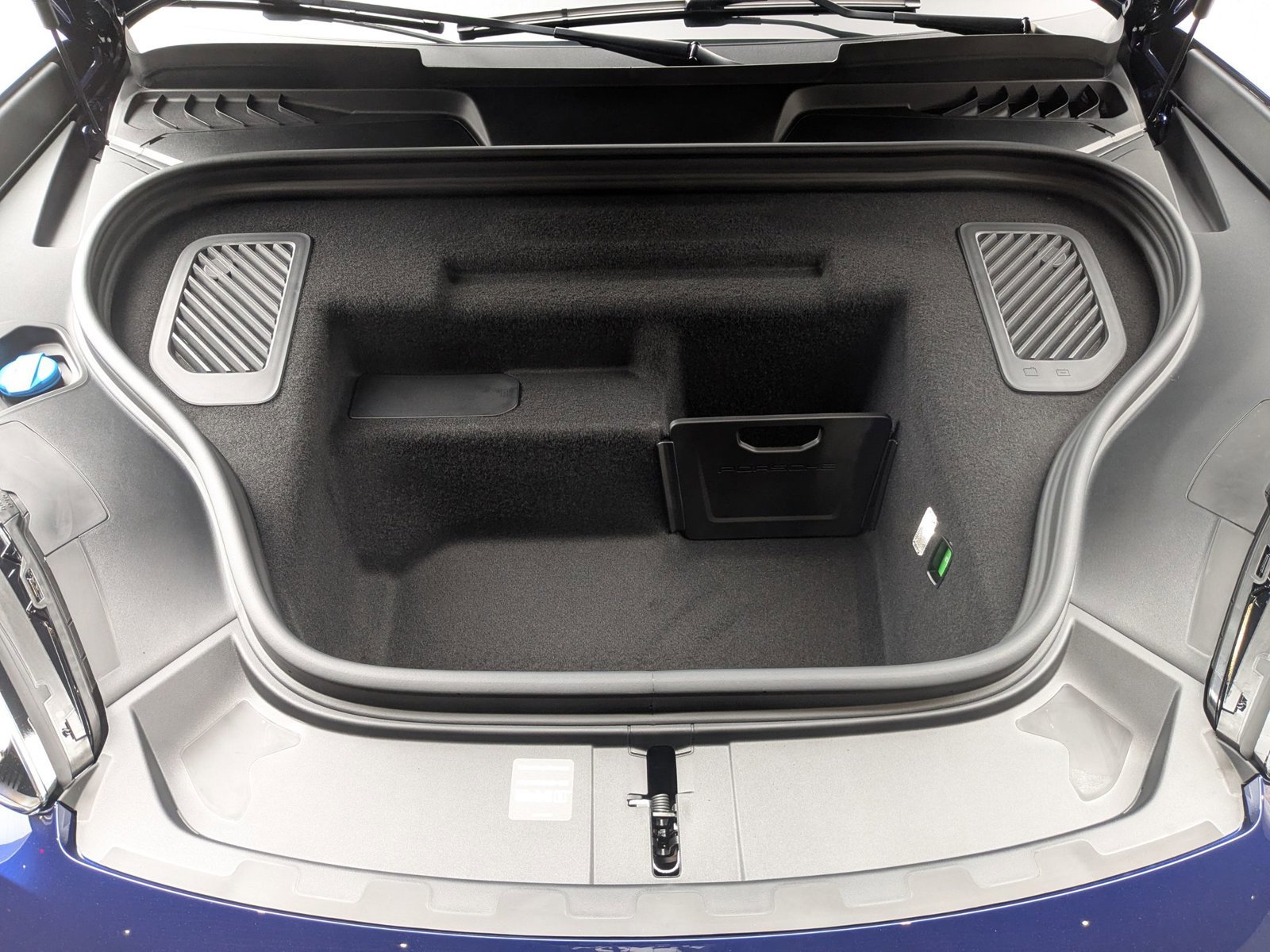 New 2026 Porsche Macan 4 Electric AWD/4WD image 28