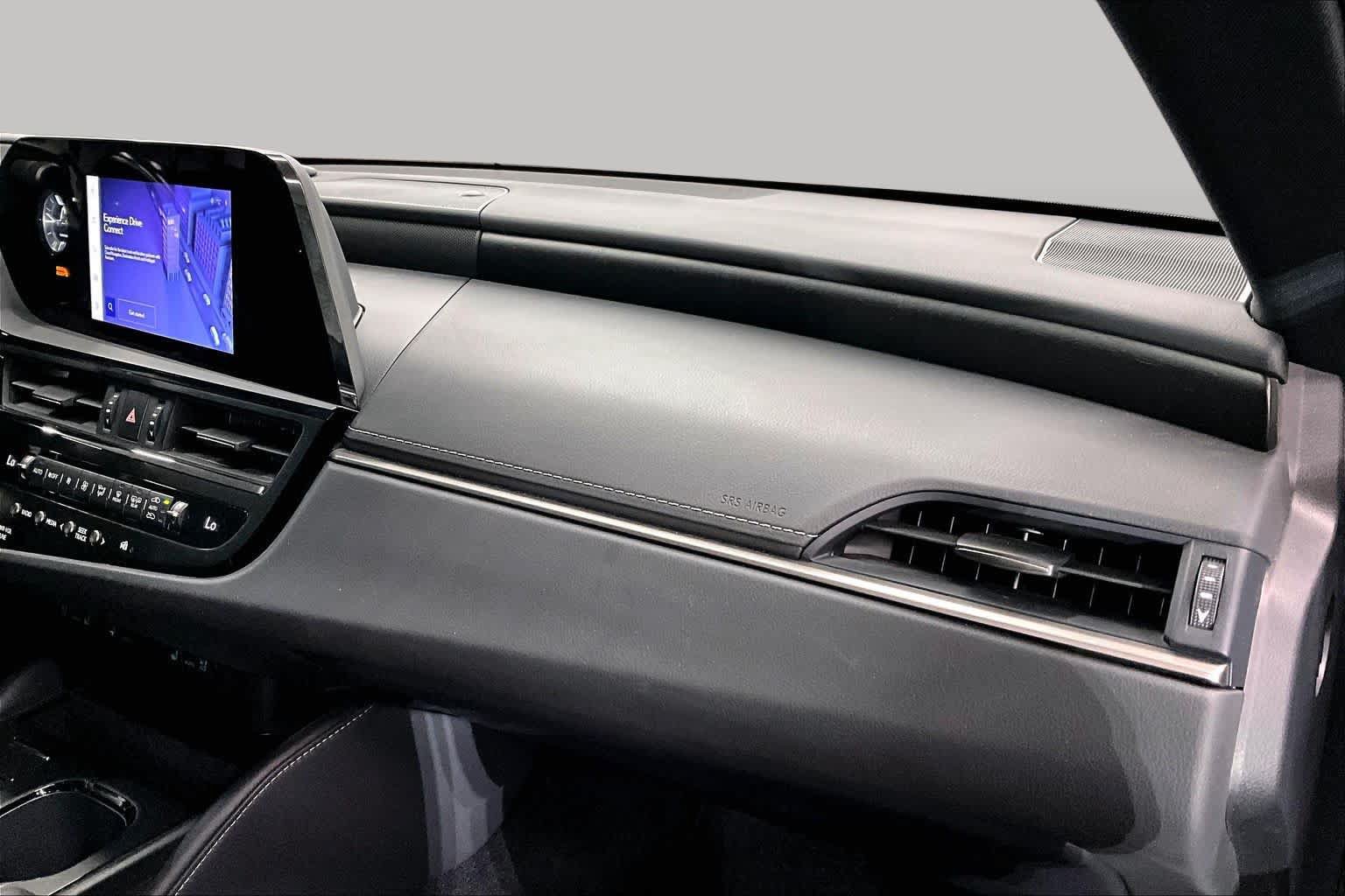 Used 2025 Lexus ES 300h w/ Premium Package FWD image 19