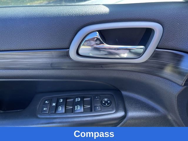 Used 2021 Jeep Grand Cherokee Laredo image 23